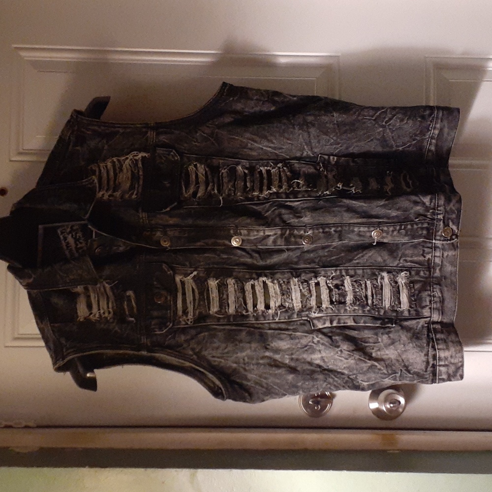 Diamond Stash men's distress denim vest